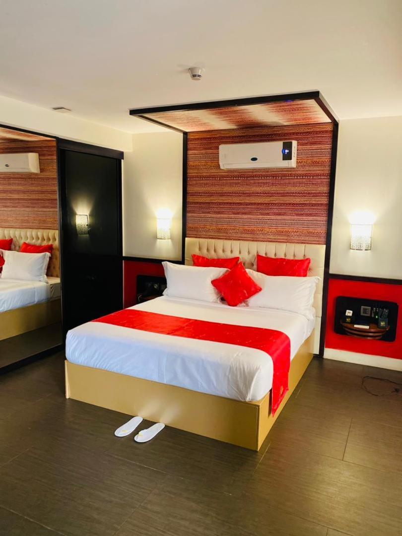 Boun's Hotel Yaoundé Extérieur photo