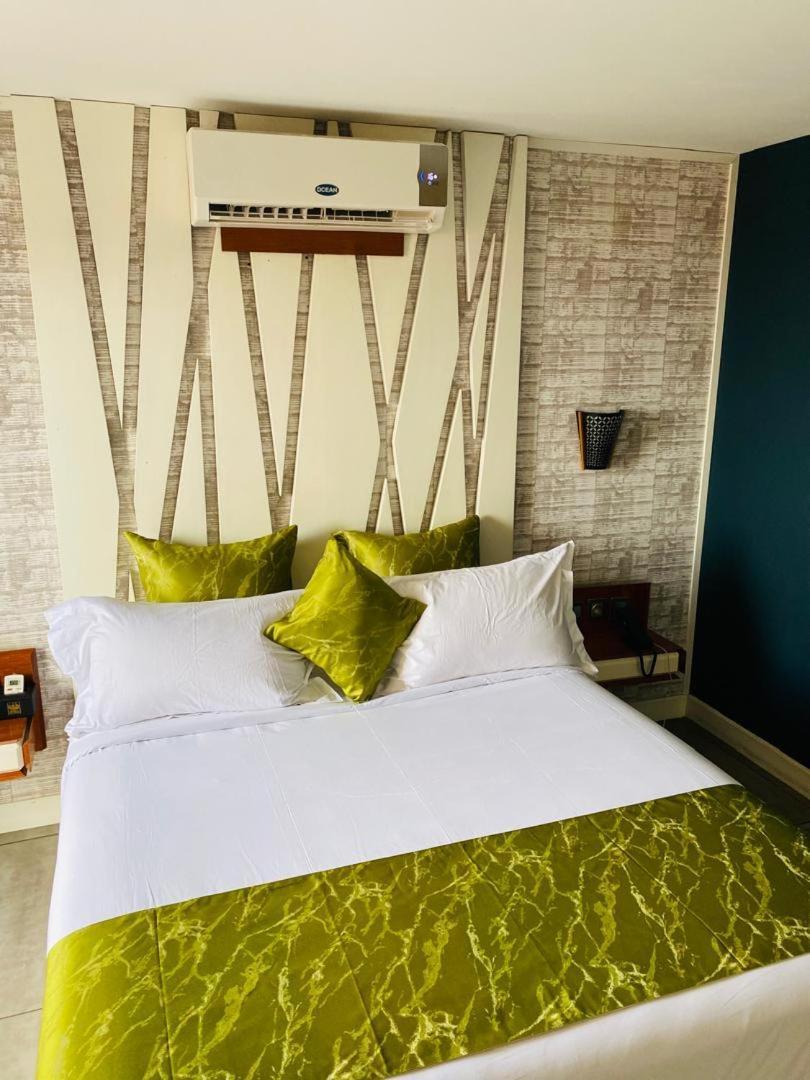 Boun's Hotel Yaoundé Chambre photo