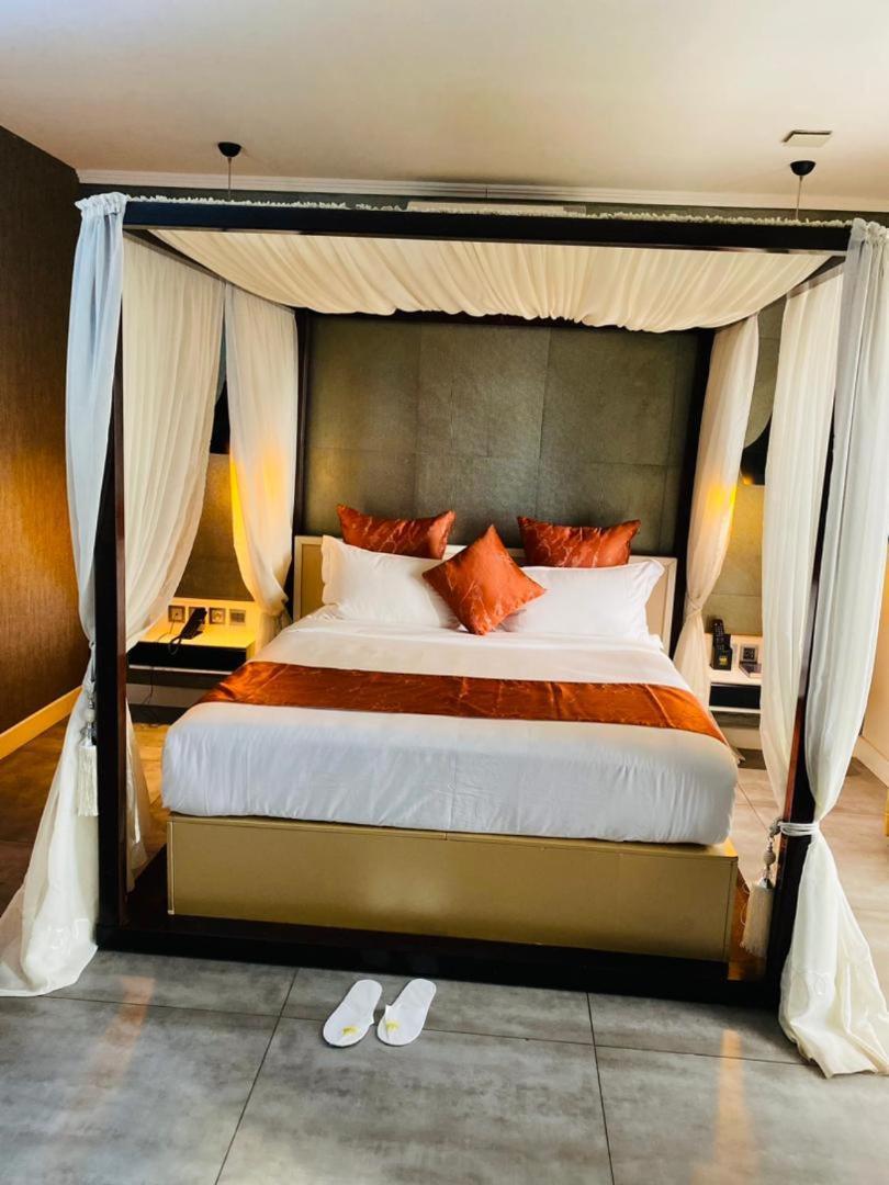 Boun's Hotel Yaoundé Extérieur photo