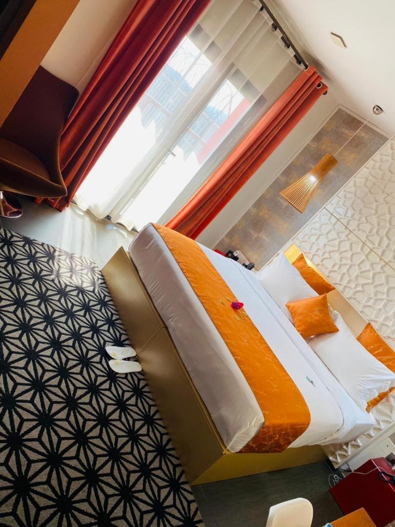 Boun's Hotel Yaoundé Extérieur photo